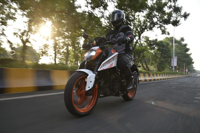 KTM 250 Duke Specifications - Dimensions, Configurations, Features